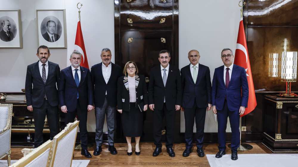 Kahramanmaraş Büyükşehir Belediye Başkanı Fırat Görgel, Cumhurbaşkanı Yardımcısı Cevdet Yılmaz’ı