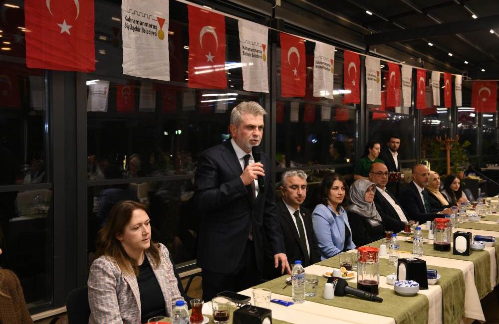 Büyükşehir Belediye Başkanı Fırat Görgel, 
ilçe belediye başkanları ve meclis