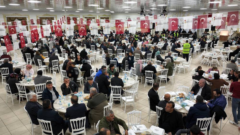 Kahramanmaraş Büyükşehir Belediyesi, Ramazan ayının manevi atmosferini ilçelerde yaşatmaya devam