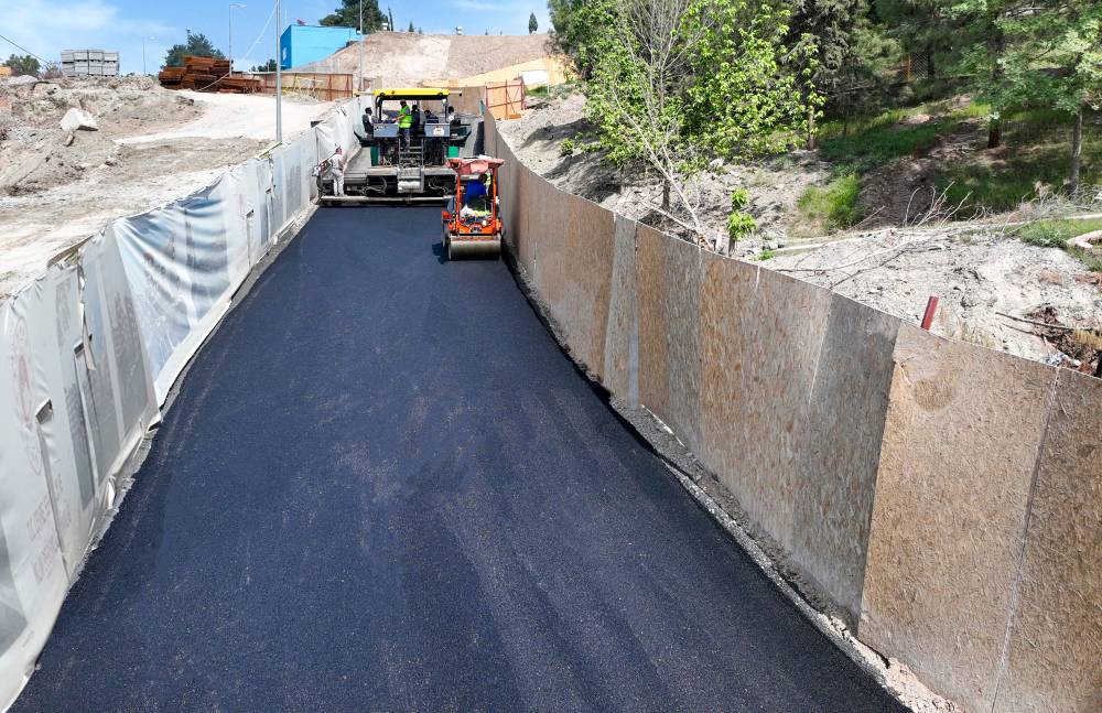 Büyükşehir Belediyesi, Dulkadiroğlu Vezir Hoca Bulvarı’ndan Doğukent’te inşası
büyük bir hızla