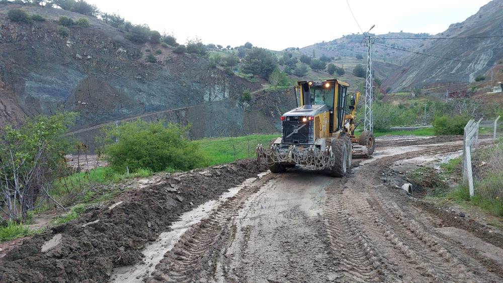 Büyükşehir Belediyesi, şehir genelinde etkili olan sağanak yağışların ardından hızlı
