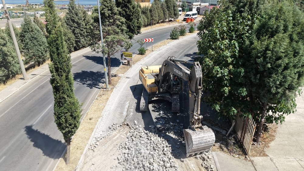 Kavlaklı ve Kazım Karabekir mahallelerine ulaşım 
sağlayan arterde yenileme çalışması