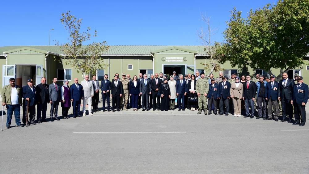 Başkan Görgel, Şehit Aileleri ve Gazilerle Bir Araya Geldi 2’nci Zırhlı Tugay Komutanlığı tarafından düzenlenen programda şehit aileleri ve