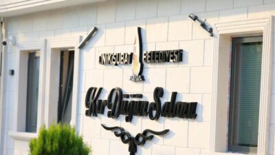 Onikişubat’ta 1000 Kişilik Kır Düğün Salonu Hizmete Hazır Onikişubat Belediyesi, modern mimarisi ve uygun fiyat politikasıyla dikkat çeken