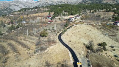 Dulkadiroğlu Belediyesi Fen İşleri Müdürlüğü ekipleri, Kabasakal Mahallesi’nde sathi kaplama