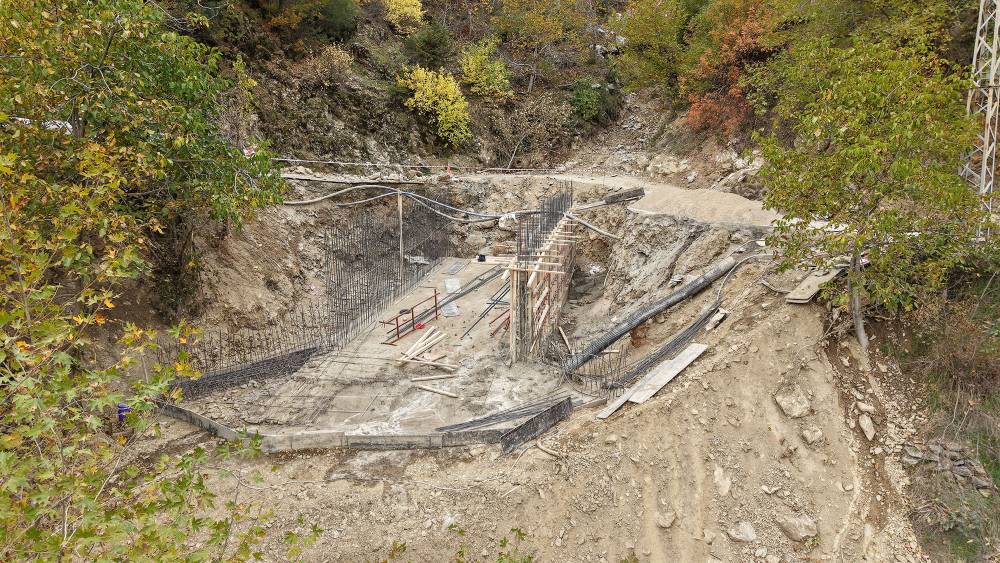 Büyükşehir Belediyesi, Kalekaya Mahallesi’ne 
14 metre uzunluğunda modern köprü menfez