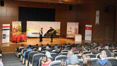 “Ronnie – Göldeki Fısıltı” adlı çocuk oyunu 
Afşin ve Göksun’da