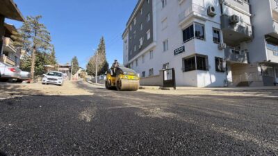 Dulkadiroğlu Bahçelievler Mahallesi’nde altyapı imalatlarının tamamlanmasının ardından, 
bozulmalar sıcak asfaltla