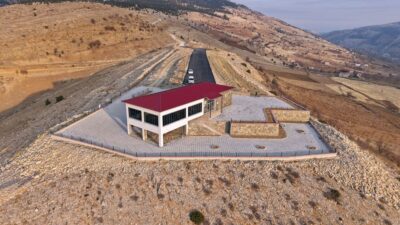 Kahramanmaraş Büyükşehir Belediyesi, Çağlayancerit İstiklal Mahallesi Daz yolunda yürüttüğü asfalt