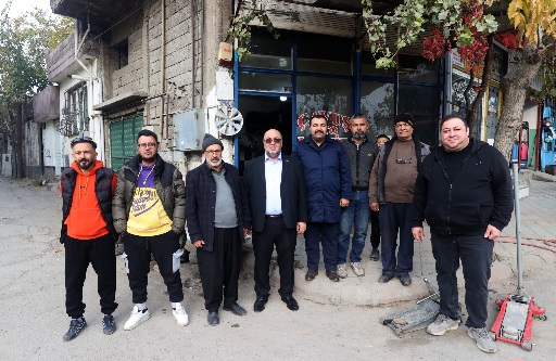 Dulkadiroğlu Belediye Başkanı Mehmet Akpınar, Sakarya Mahallesi Muhtarı Resul Karademir