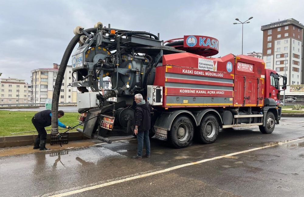 Sağanak yağışın etkili olduğu bölgelerde altyapı hatlarında oluşan risklere karşı