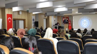 Kahramanmaraş İstiklal Üniversitesi (KİÜ), kooperatifçilik eğitimi verme yetkisi kapsamında kentte