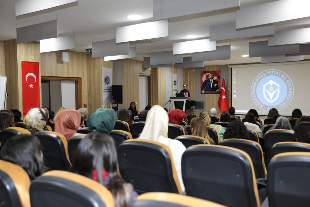 Kahramanmaraş İstiklal Üniversitesi (KİÜ), kooperatifçilik eğitimi verme yetkisi kapsamında kentte