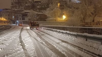 Kahramanmaraş Büyükşehir Belediyesi, kar yağışının ardından ulaşımda aksama yaşanmaması için