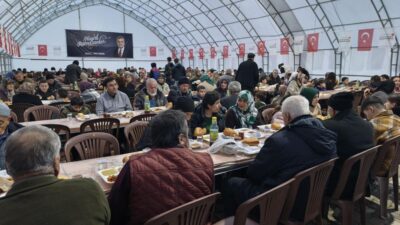Ramazan’ın beşinci gününde binlerce vatandaş iftar sofralarında buluştu, akşamın coşkusu
