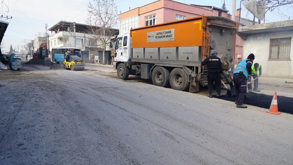 Dulkadiroğlu Namık Kemal Mahallesi’nde altyapı çalışmalarının tamamlandığı Hacı
Murat Caddesi’nde üstyapı