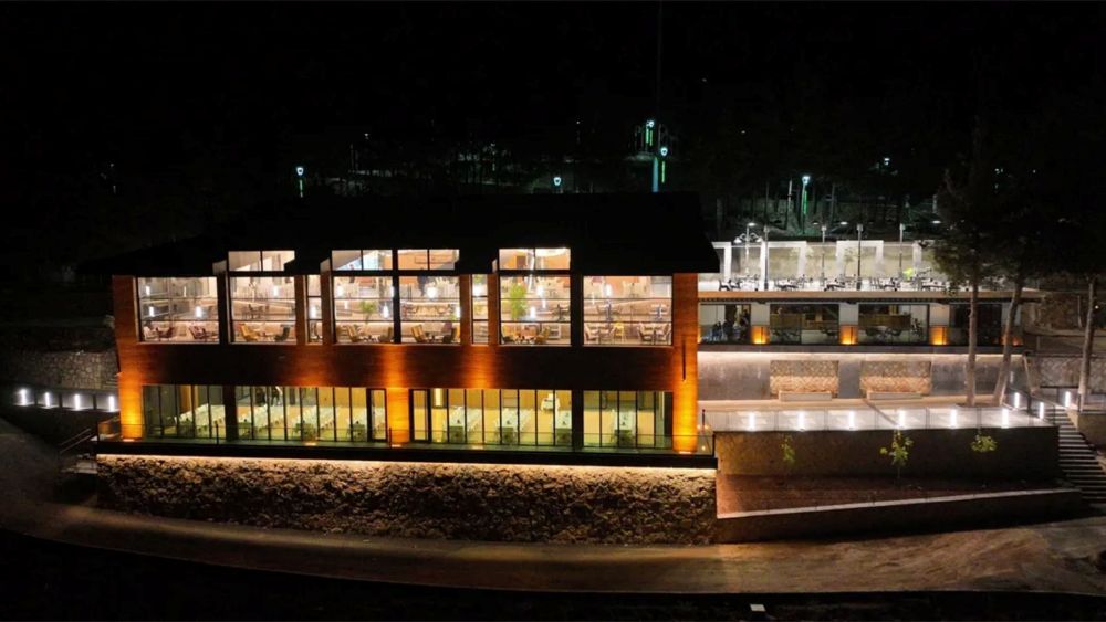 Büyükşehir Belediyesinin sosyal tesislerinden Şairler Tepesi ve Çamlıca Restoran,
Ramazan boyunca