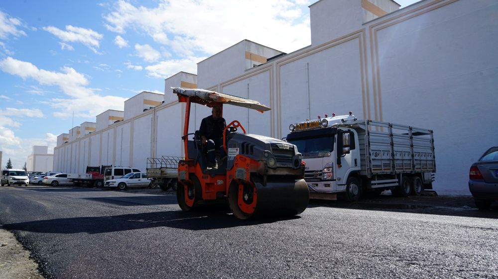 Büyükşehir Belediyesi, şehrin önemli ticaret merkezlerinden Toptancılar Sitesi ve
çevresinde altyapı