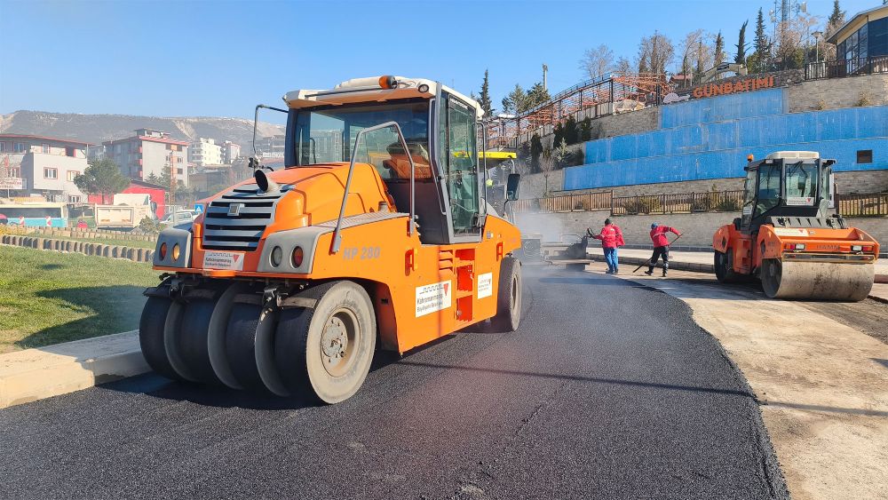 Büyükşehir Belediyesi, Dulkadiroğlu’nun en önemli ulaşım aksları arasında yer alan
Salman