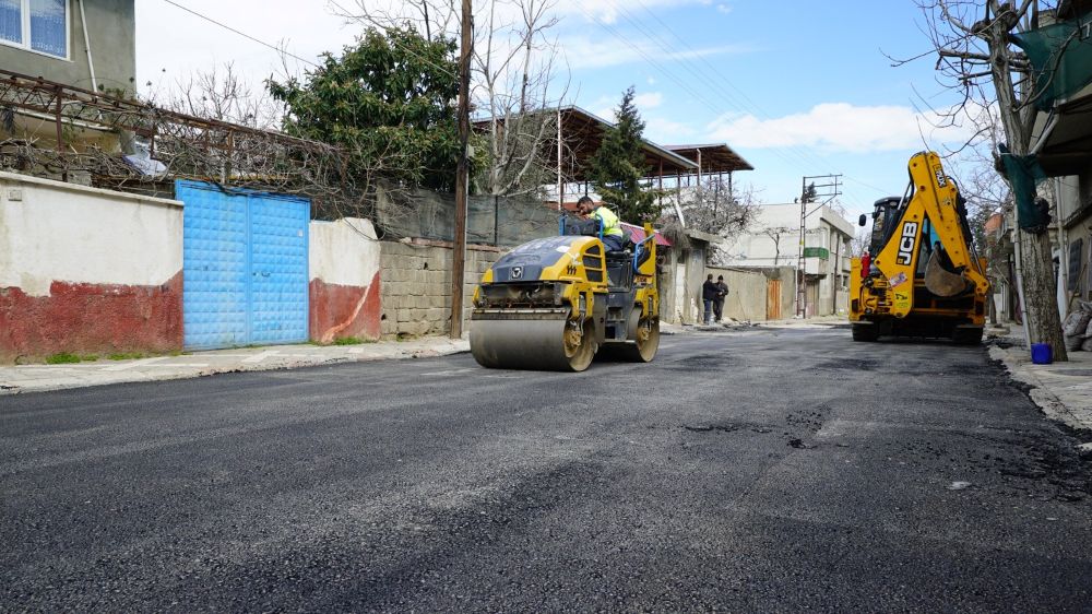 KASKİ, Dulkadiroğlu Namık Kemal Mahallesi 49023. Sokakta altyapı imalatlarının
ardından sıcak