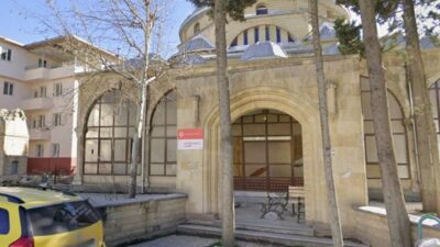 6 Şubat depremlerinde ağır hasar alarak yıkılan Fatma Gölcü Camii’nin