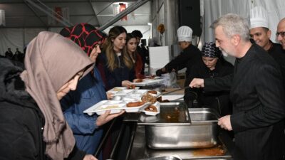 Özge Grup tarafından KSÜ Avşar Yerleşkesi’nde düzenlenen geleneksel iftar
programına katılan
