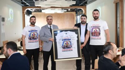 Onikişubat Belediye Başkanı Hanifi Toptaş, 1. Lig’i şampiyon tamamlayarak devler