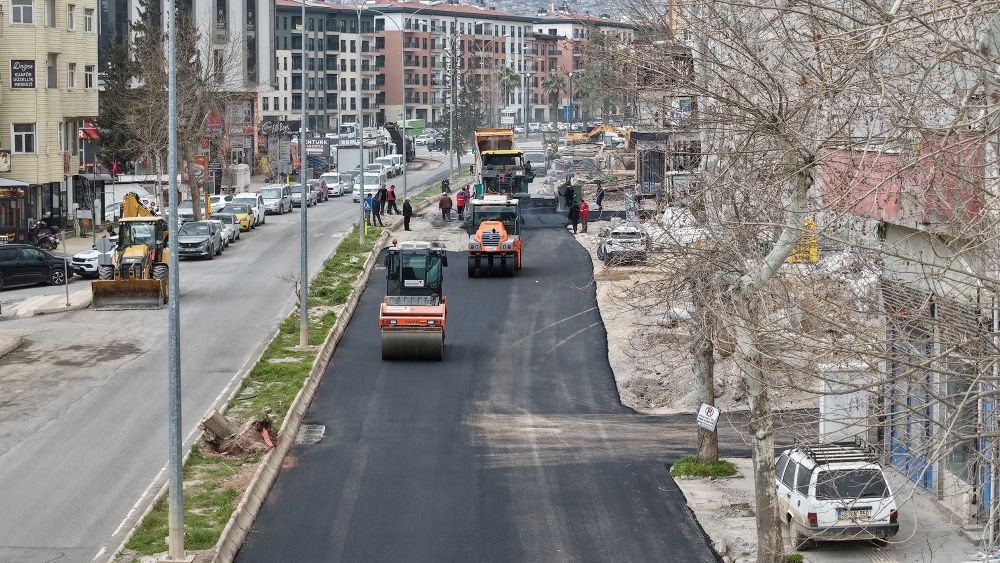 Büyükşehir Belediyesi, Dulkadiroğlu’nun en işlek güzergâhlarından olan Trabzon ve Tevfik