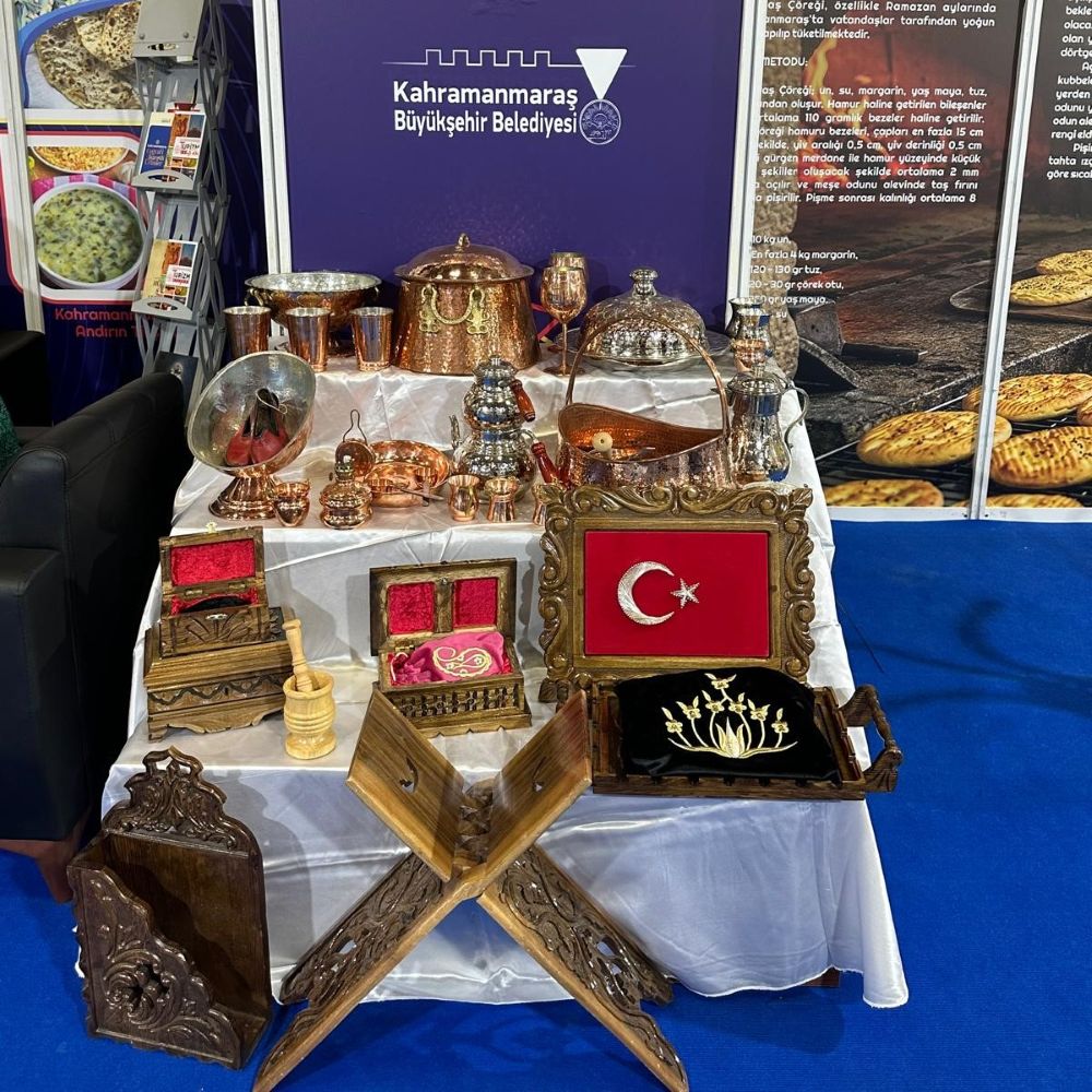 Antalya’da düzenlenen Yöresel Ürünler Fuarı’nda (YÖREX) stant açan Kahramanmaraş Büyükşehir