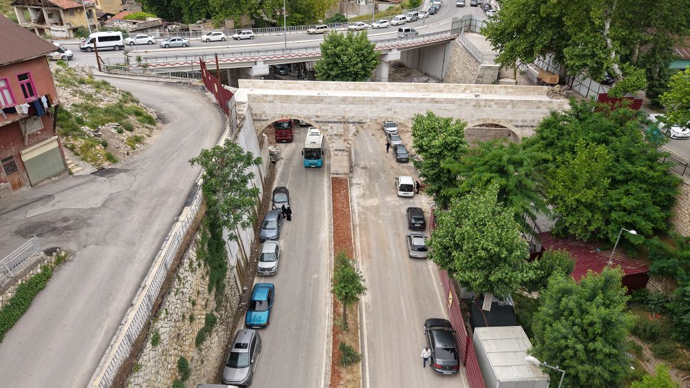 Büyükşehir Belediyesi, Tarihi Kanlıdere Köprüsü’nde gerçekleştirilen restorasyon
çalışmaları dolayısıyla bir süredir
