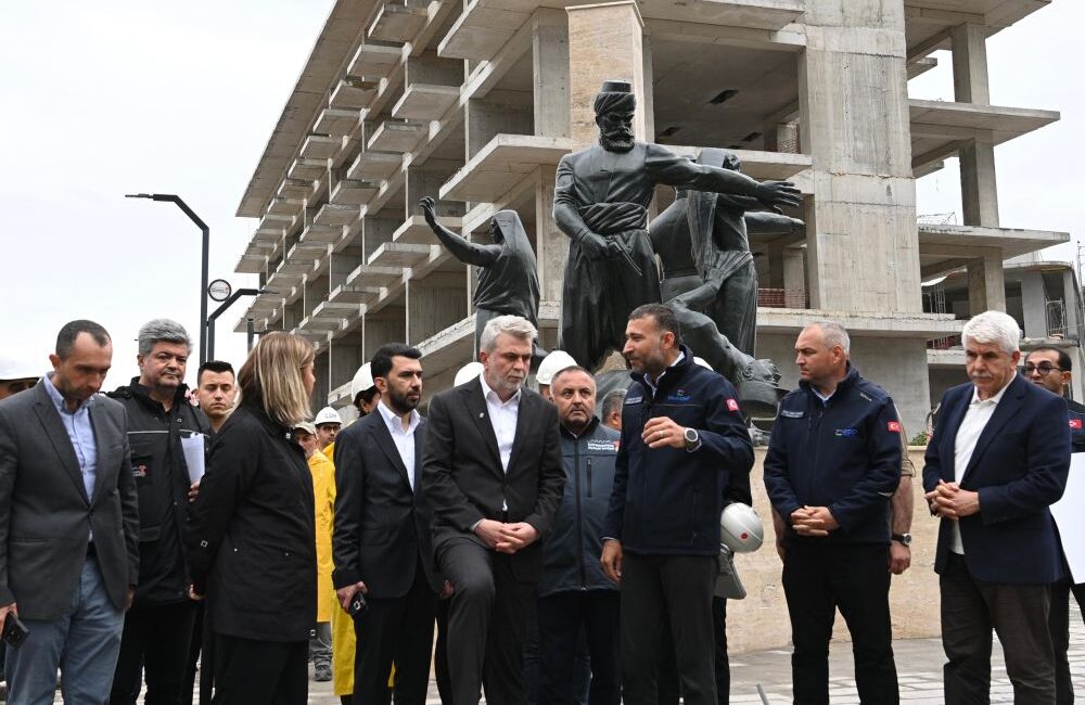 Kahramanmaraş Büyükşehir Belediye Başkanı Fırat Görgel, Trabzon ve Azerbaycan bulvarlarında