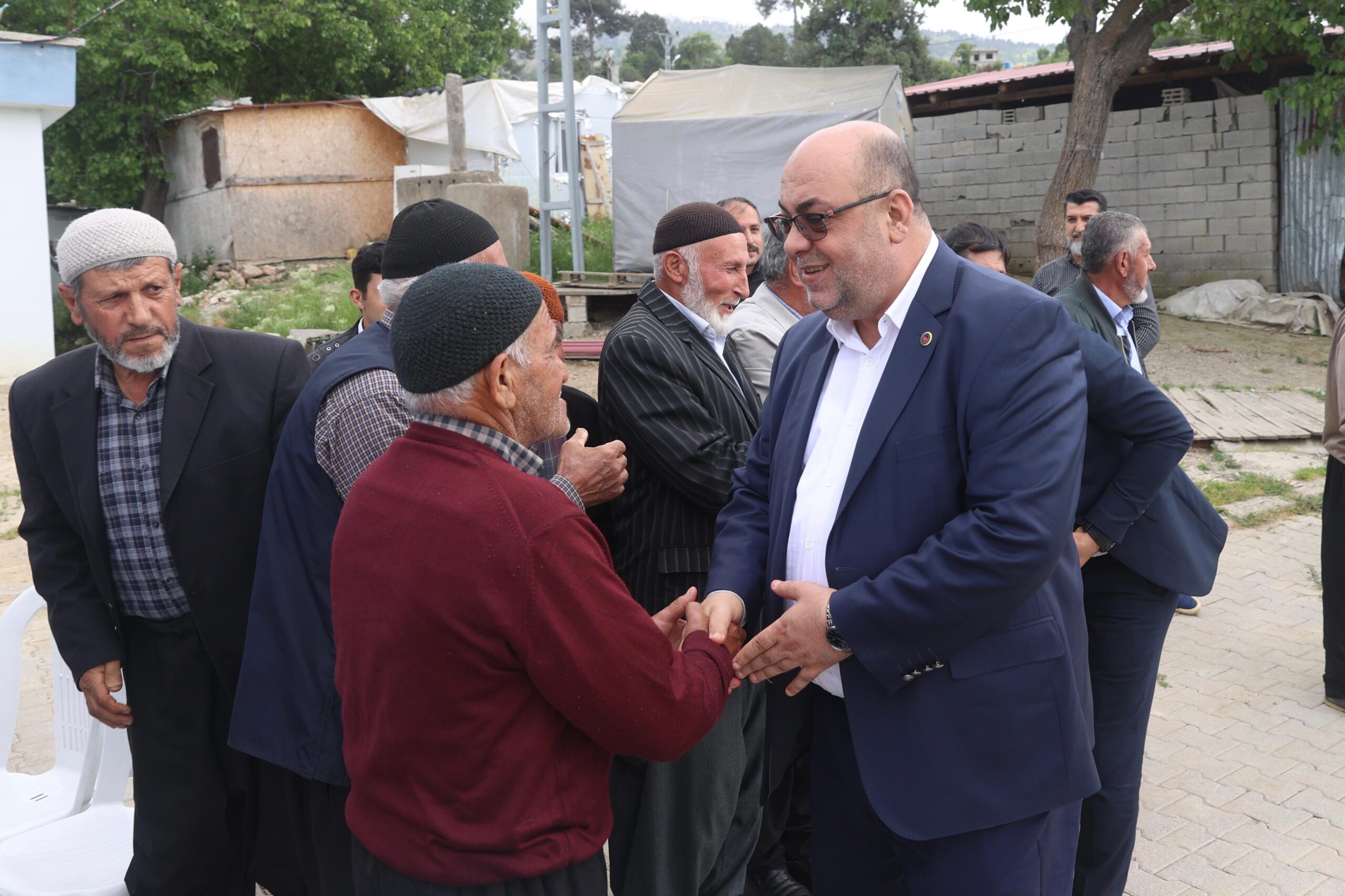 Dulkadiroğlu Belediye Başkanı Mehmet Akpınar, geleneksel hale getiren haftalık mahalle