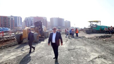 Dulkadiroğlu Belediye Başkanı Mehmet Akpınar, Doğukent Mahallesi’nde devam eden rezerv