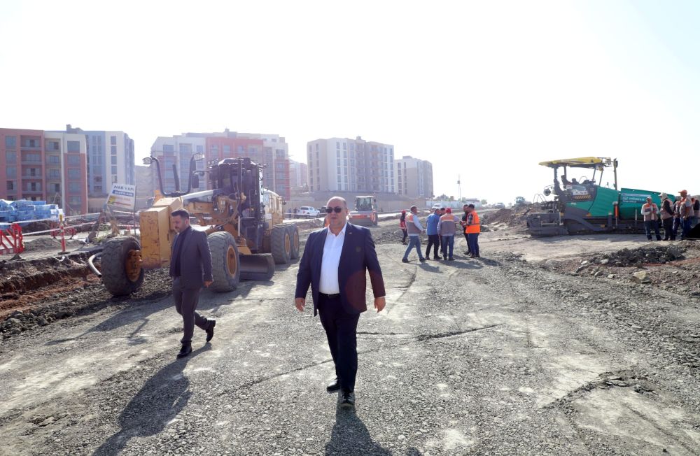 Dulkadiroğlu Belediye Başkanı Mehmet Akpınar, Doğukent Mahallesi’nde devam eden rezerv