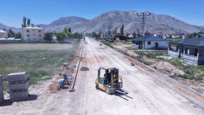 Kahramanmaraş Büyükşehir Belediyesi, ulaşım altyapısını güçlendirmek amacıyla Elbistan ilçesinin en