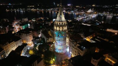 Kahramanmaraş Büyükşehir Belediyesi, UNESCO Edebiyat Şehri ünvanını Galata Kulesi’ne yansıtılan