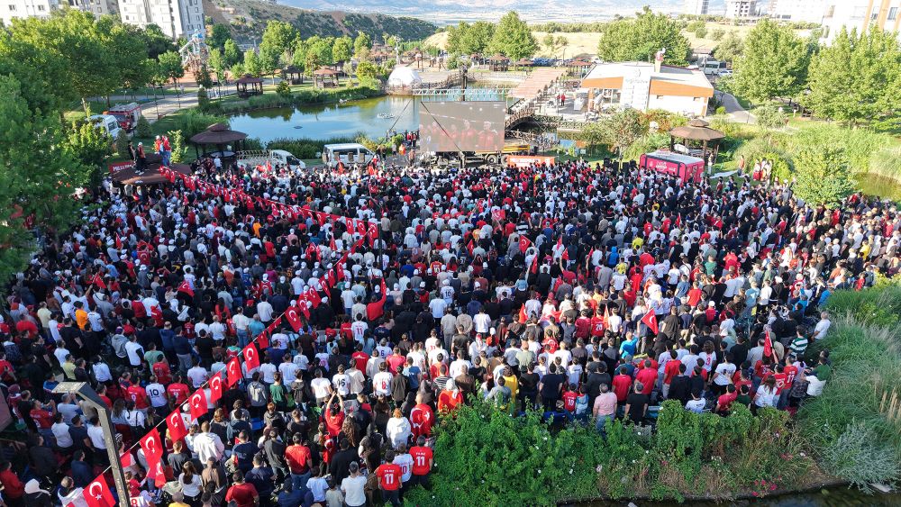 Kahramanmaraş Büyükşehir Belediyesi, A Milli Takımımızın 24 yıl sonra çıktığı