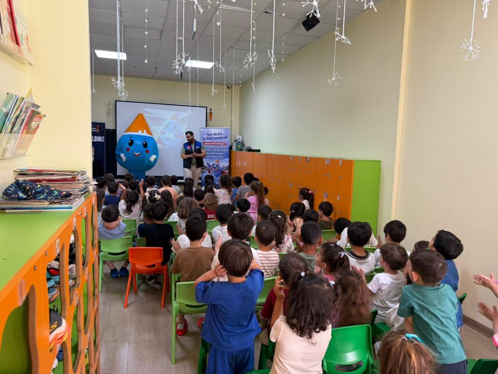 KASKİ maskotu Mavi, çocuklara suyun önemini ve her damlanın değerini