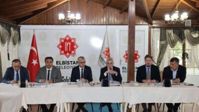 Kahramanmaraş Büyükşehir Belediye Başkanı Fırat Görgel, Elbistan’da yürütülen dev projeleri