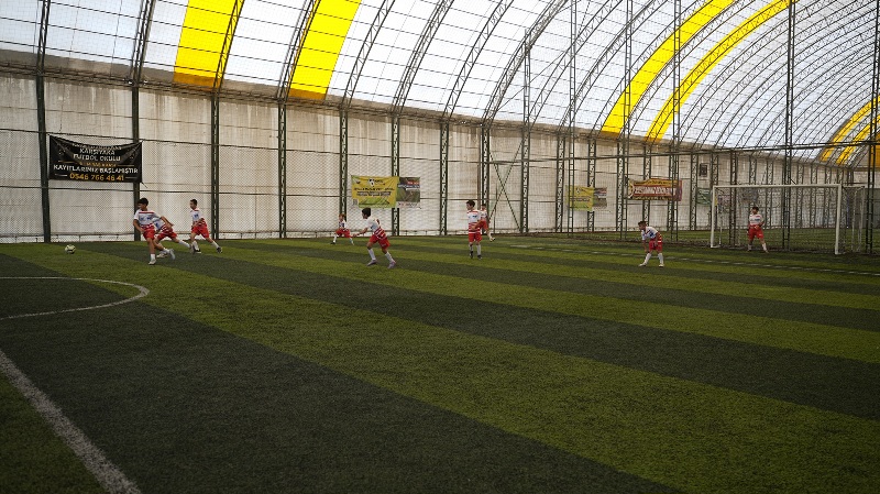 Kahramanmaraş'ta "Vatandaş Soruyor, Başkan Cevaplıyor" programında futbol sahası isteyen Namık
