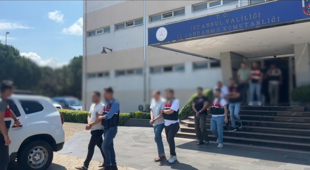 Jandarma tarafından 26 ilde havadan ve karadan düzenlenen göçmen kaçakçılığı