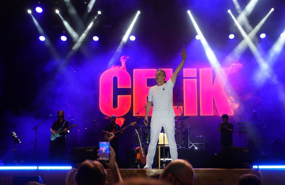 KAFUM Fuar Alanı’nda gerçekleşen etkinliklerde Türk pop müziğinin efsane ismi