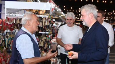 Kahramanmaraş Büyükşehir Belediyesi’nin “Ailecek Fuardayız” temasıyla KAFUM’da düzenlediği Uluslararası Geleneksel