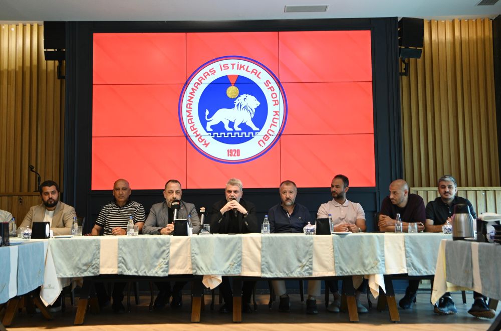 Futbolcularıyla Bir Araya Geldi
Büyükşehir Belediye Başkanı Fırat Görgel, Kahramanmaraş İstiklalspor