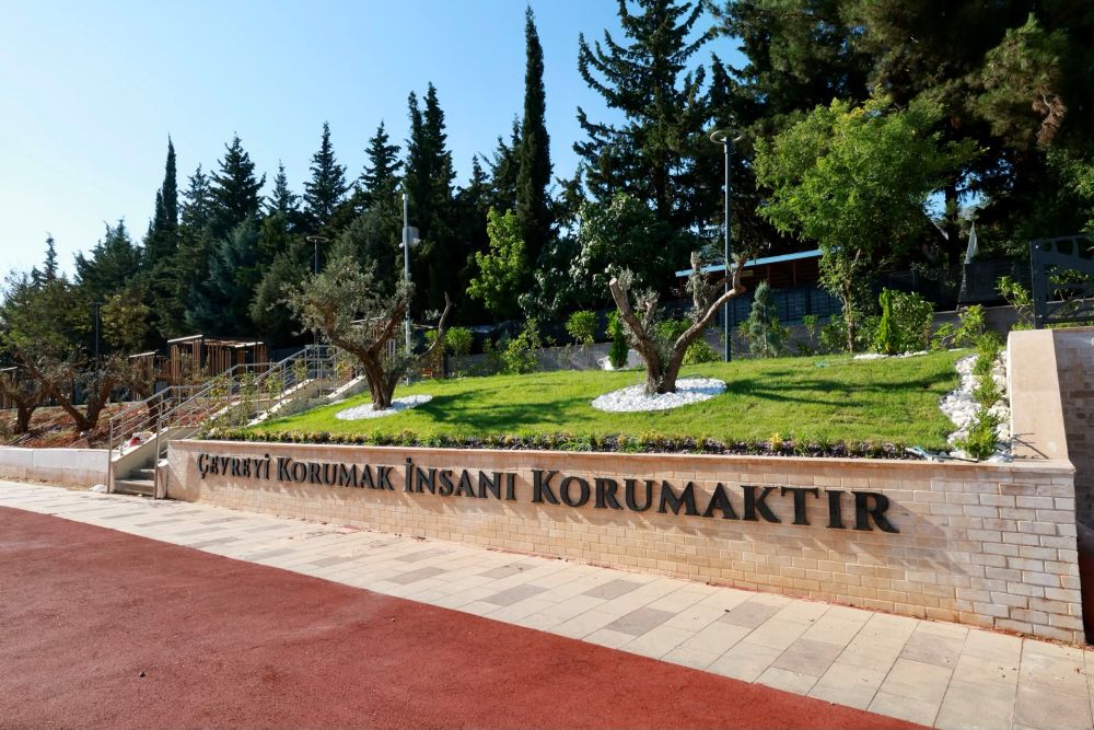 İlçenin dört bir yanında estetik ve konforlu sosyal alanlar oluşturmayı