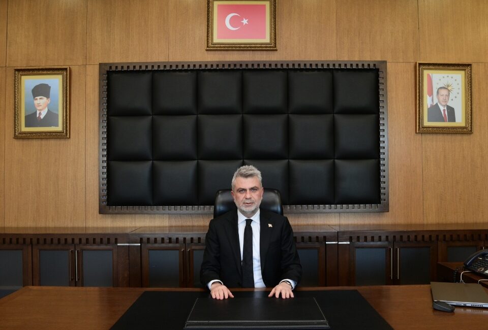 Kahramanmaraş Büyükşehir Belediyesi Başkanı Fırat Görgel, Turgutlu Niyazi Üzmez Lisesi’nde