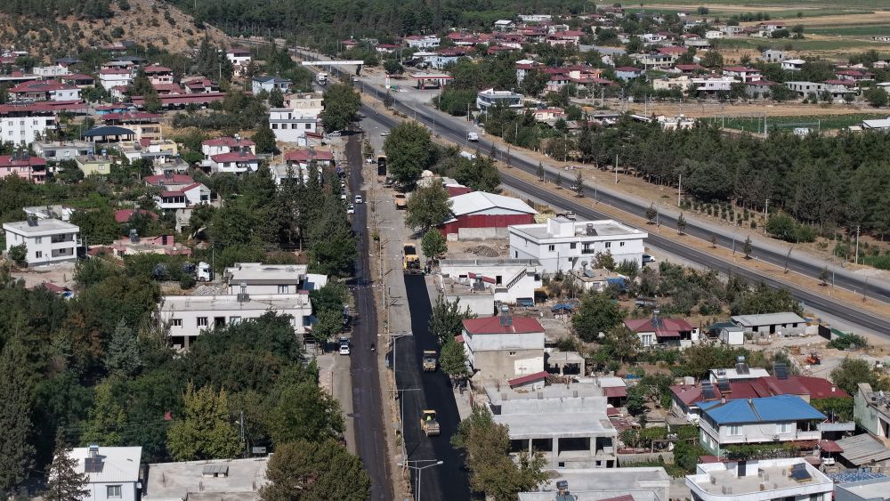 Büyükşehir Belediyesi, Türkoğlu Beyoğlu Mahallesi’nin ana ulaşım güzergâhı olan ve
Kahramanmaraş