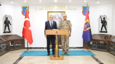 Büyükşehir Belediye Başkanı Fırat Görgel, Kahramanmaraş İl Jandarma Komutanı
Tuğgeneral Sadık