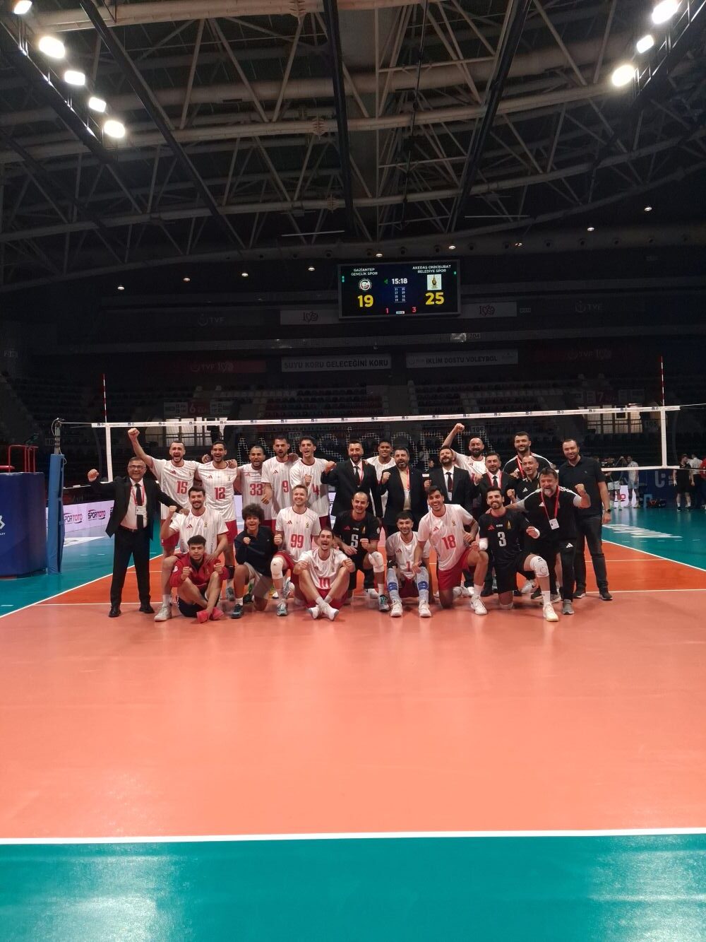 Ankara’daki grup maçlarında Altekma ve Gaziantep Gençlikspor'u devirerek çeyrek finale
