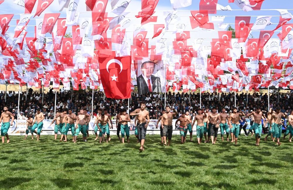 Kahramanmaraş Büyükşehir Belediye Başkanı Fırat Görgel, 
485 sporcunun katılımıyla düzenlenen